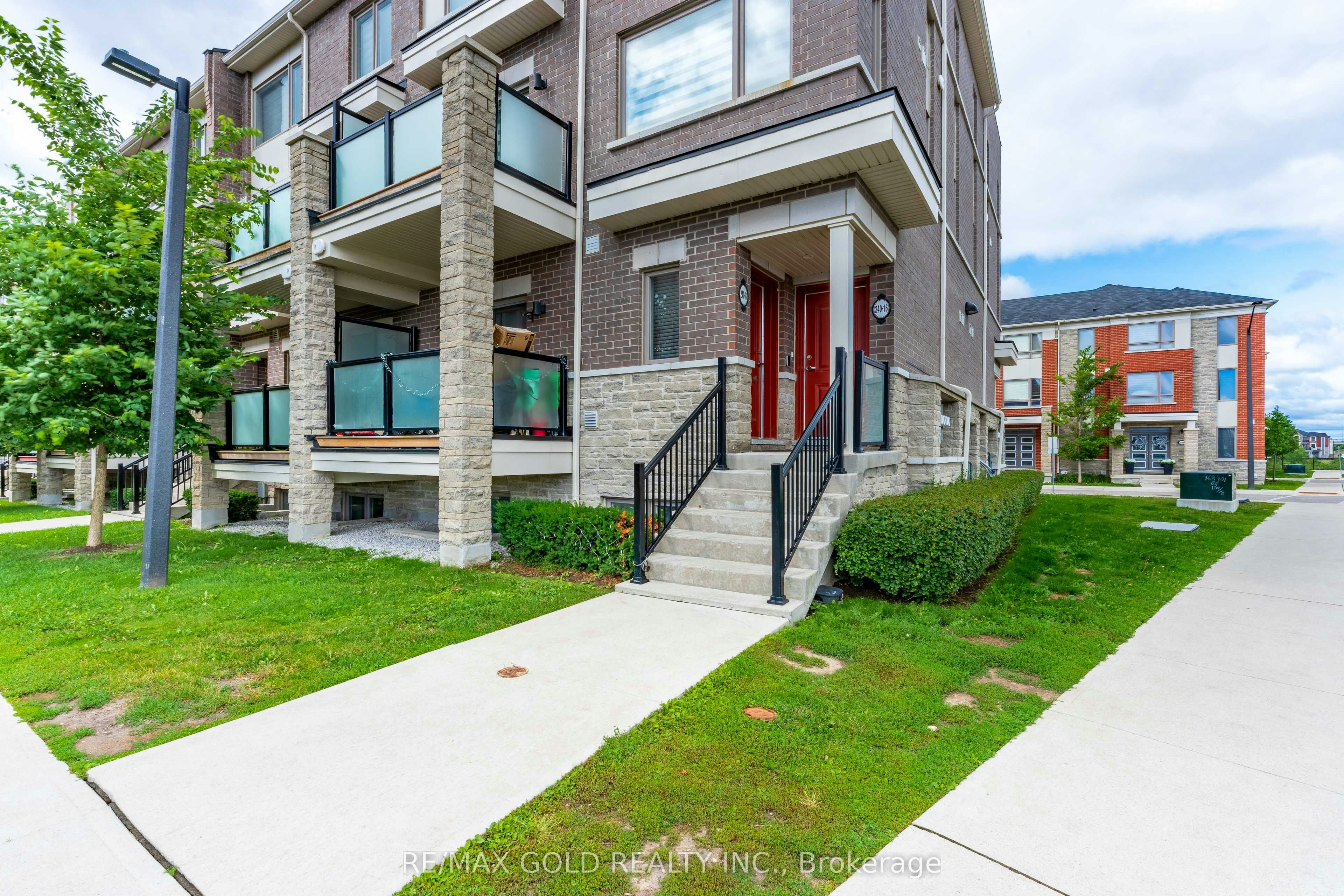 16-240 Lagerfeld Drive, Brampton, ON, L7A 5G9