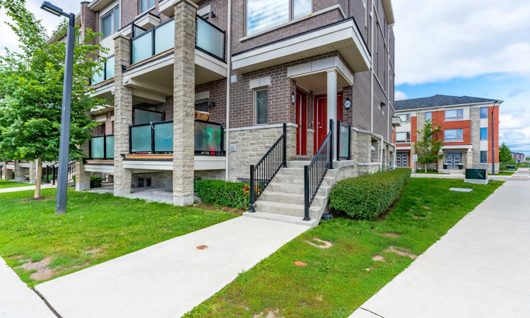 16-240 Lagerfeld Drive