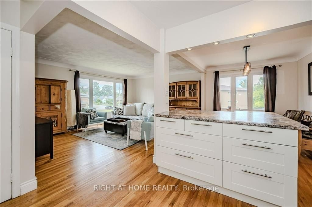 B-1385 Olga Drive, Burlington, ON, L7S 1L1 - 12