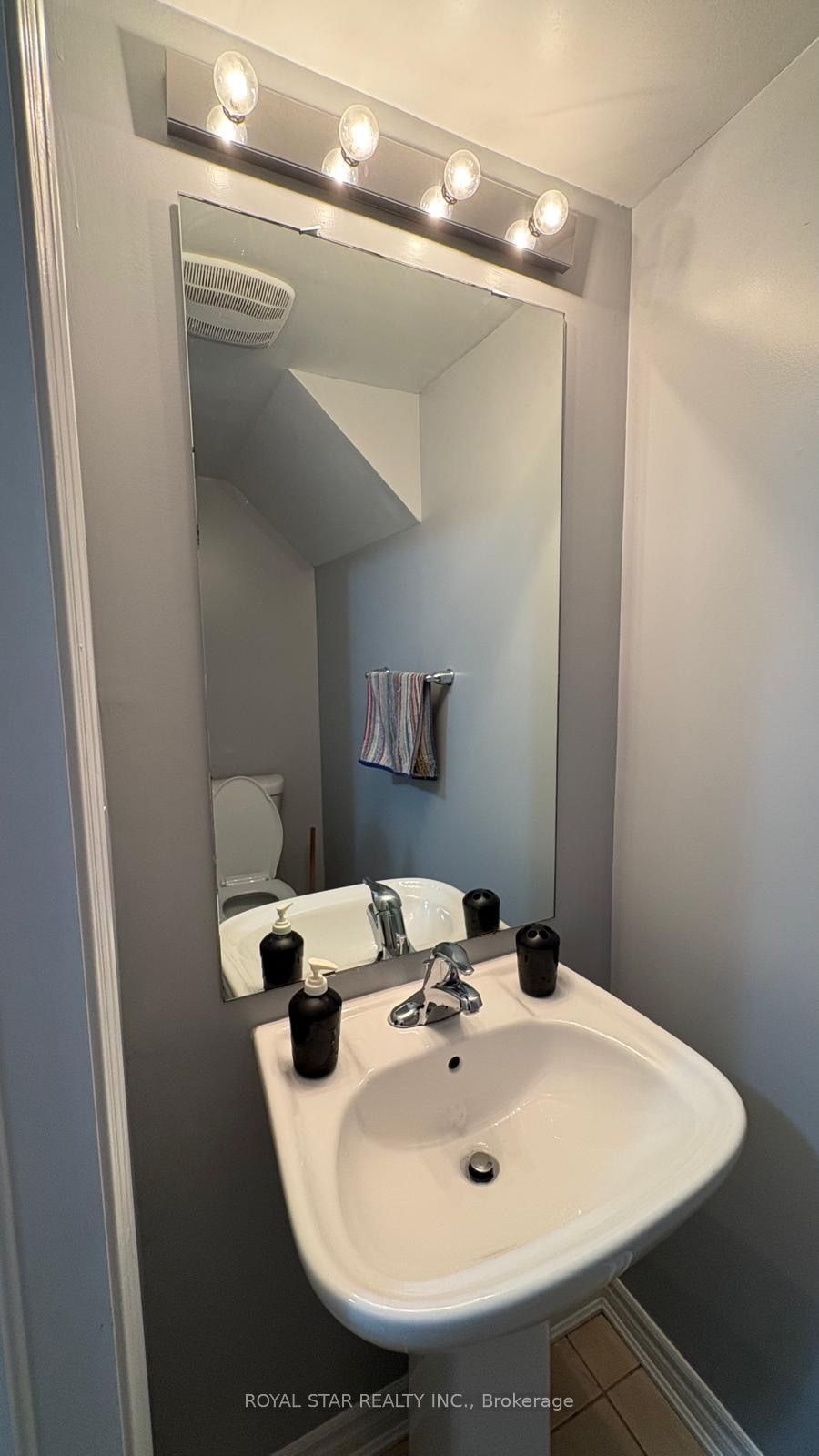 31-200 Veterans Drive S, Brampton, ON, L7A 4S6 - 11