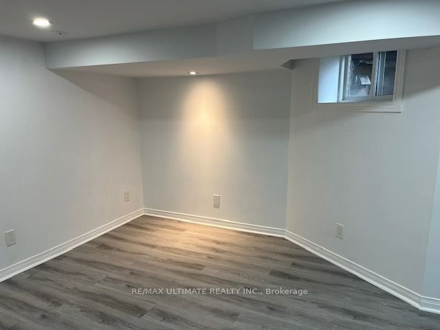 Lower-10 Hibernia Avenue, Toronto, ON, M6N 1E5 - 11