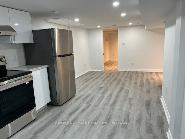 Lower-10 Hibernia Avenue, Toronto, ON, M6N 1E5 - 4