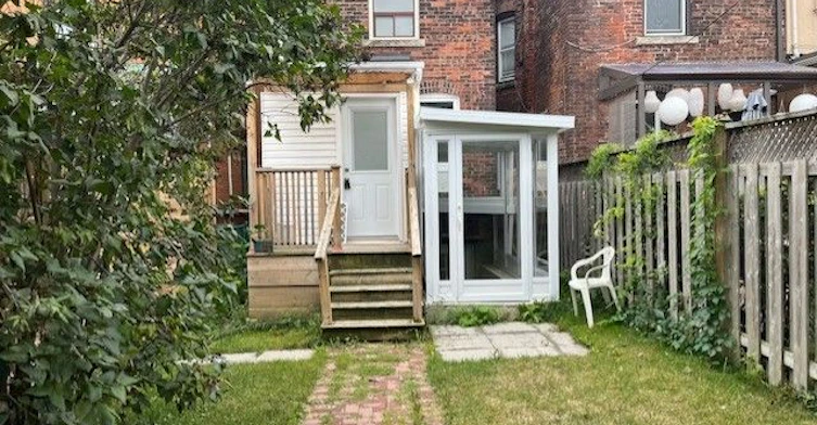 Lower-10 Hibernia Avenue, Toronto, ON, M6N 1E5