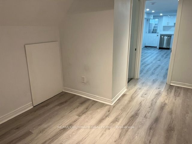Lower-10 Hibernia Avenue, Toronto, ON, M6N 1E5 - 17