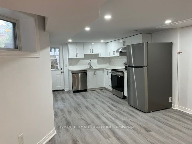 Lower-10 Hibernia Avenue, Toronto, ON, M6N 1E5 - 5