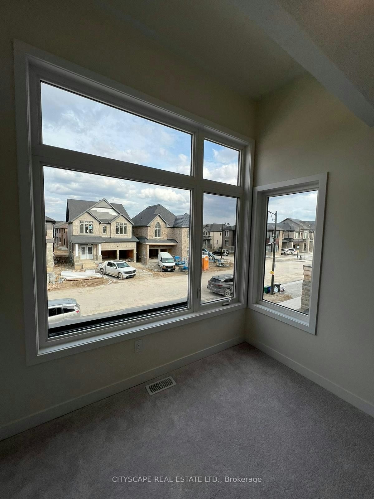 1470 Rose Way, Milton, ON, L9E 1V7 - 13