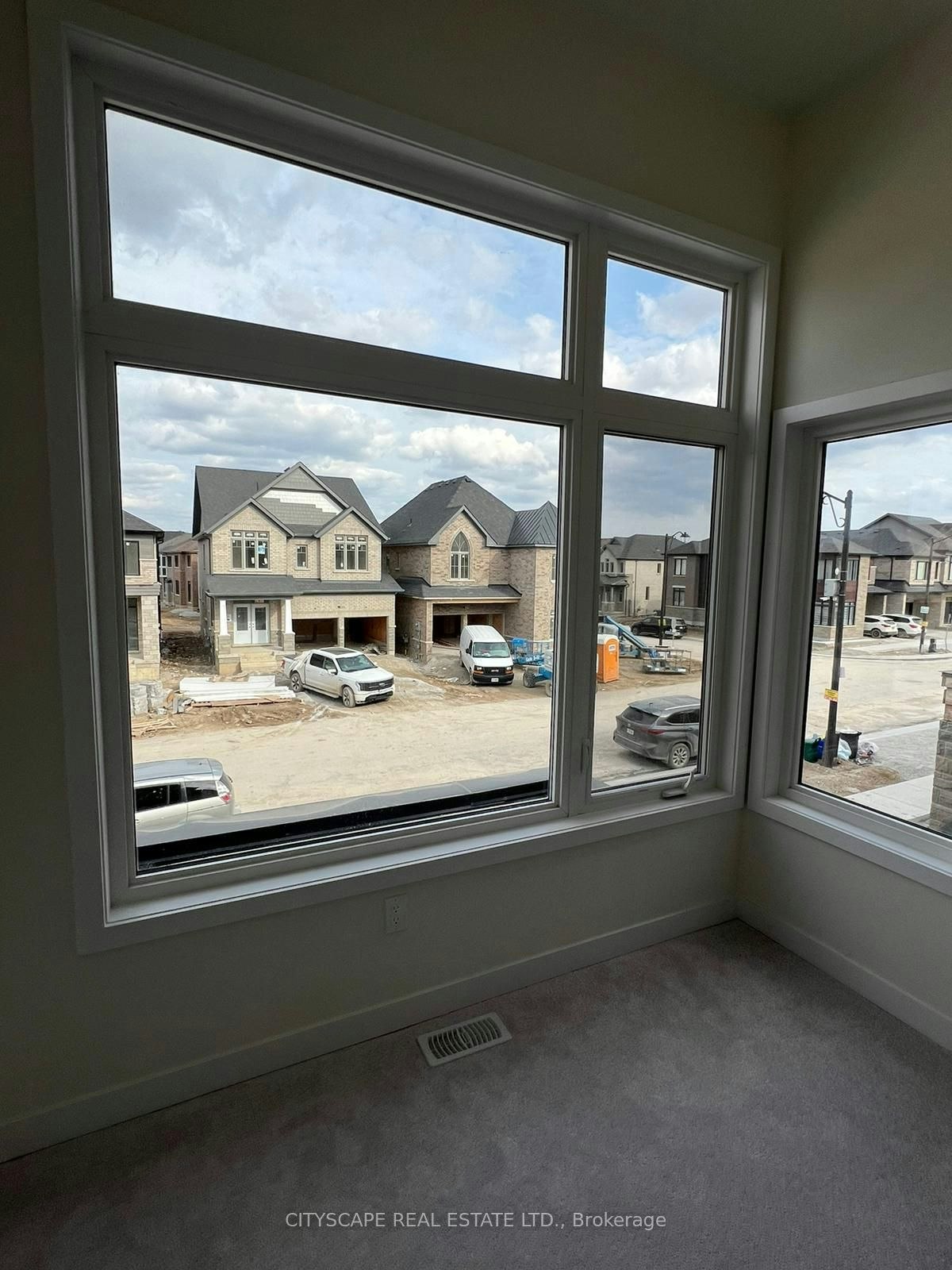1470 Rose Way, Milton, ON, L9E 1V7 - 26