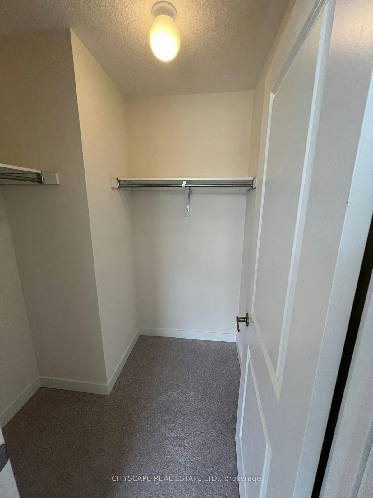 1470 Rose Way, Milton, ON, L9E 1V7 - 22