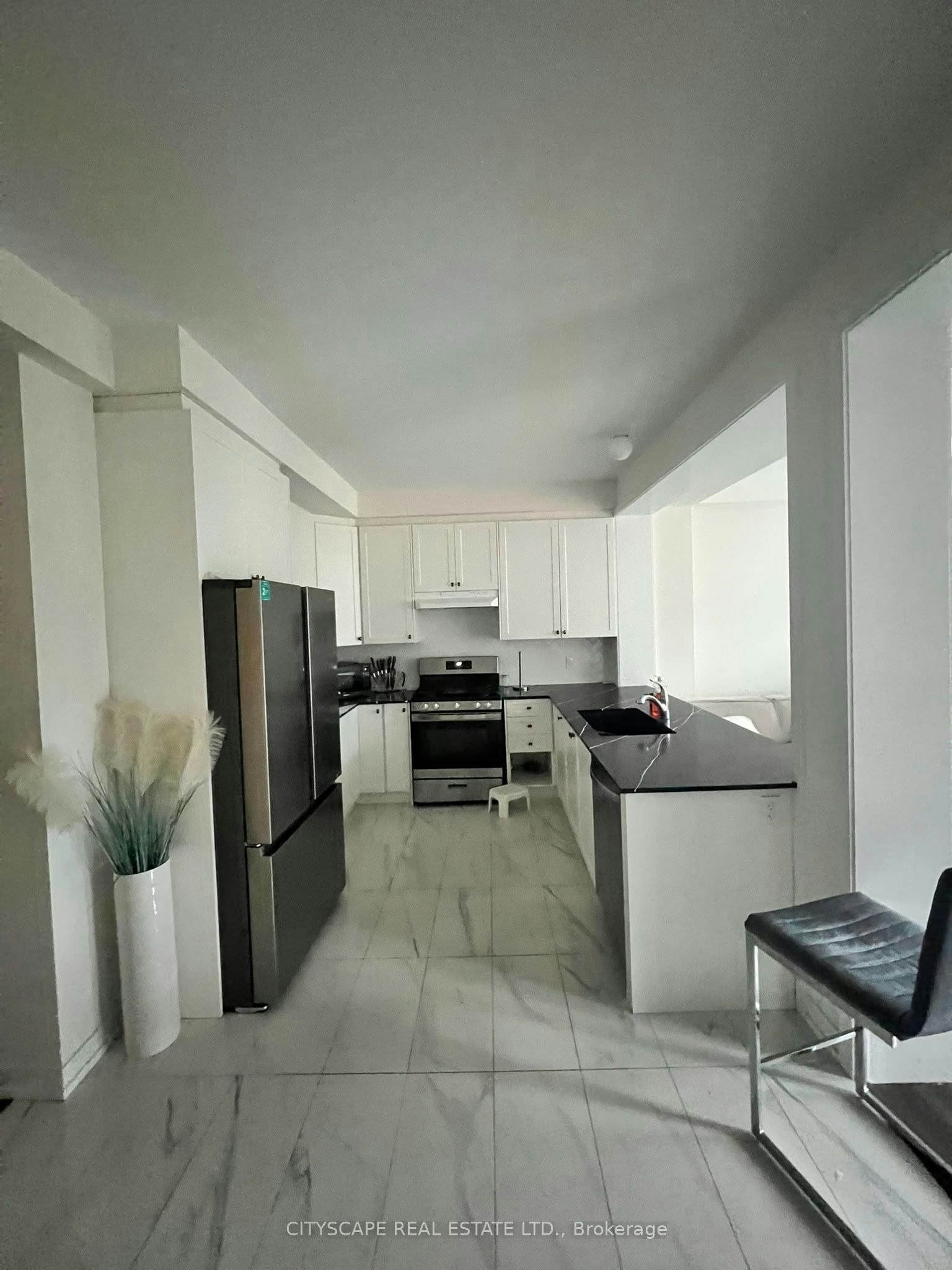 1470 Rose Way, Milton, ON, L9E 1V7 - 3