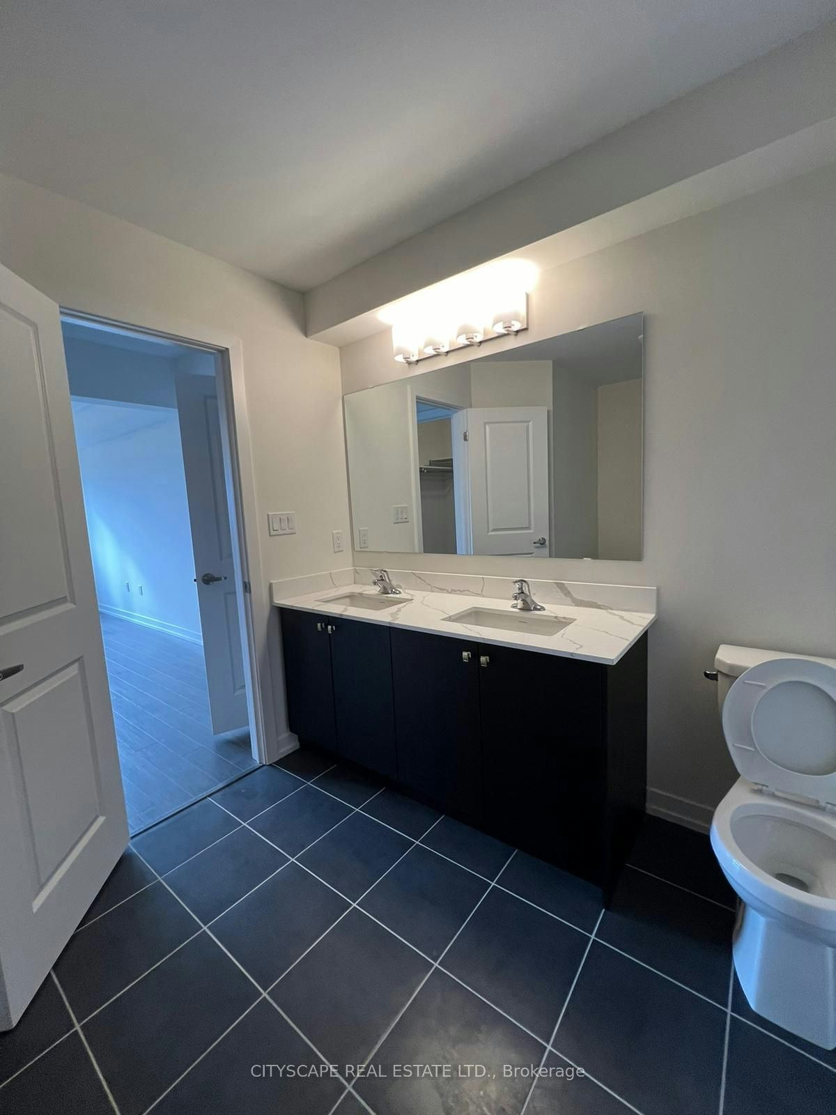 1470 Rose Way, Milton, ON, L9E 1V7 - 18