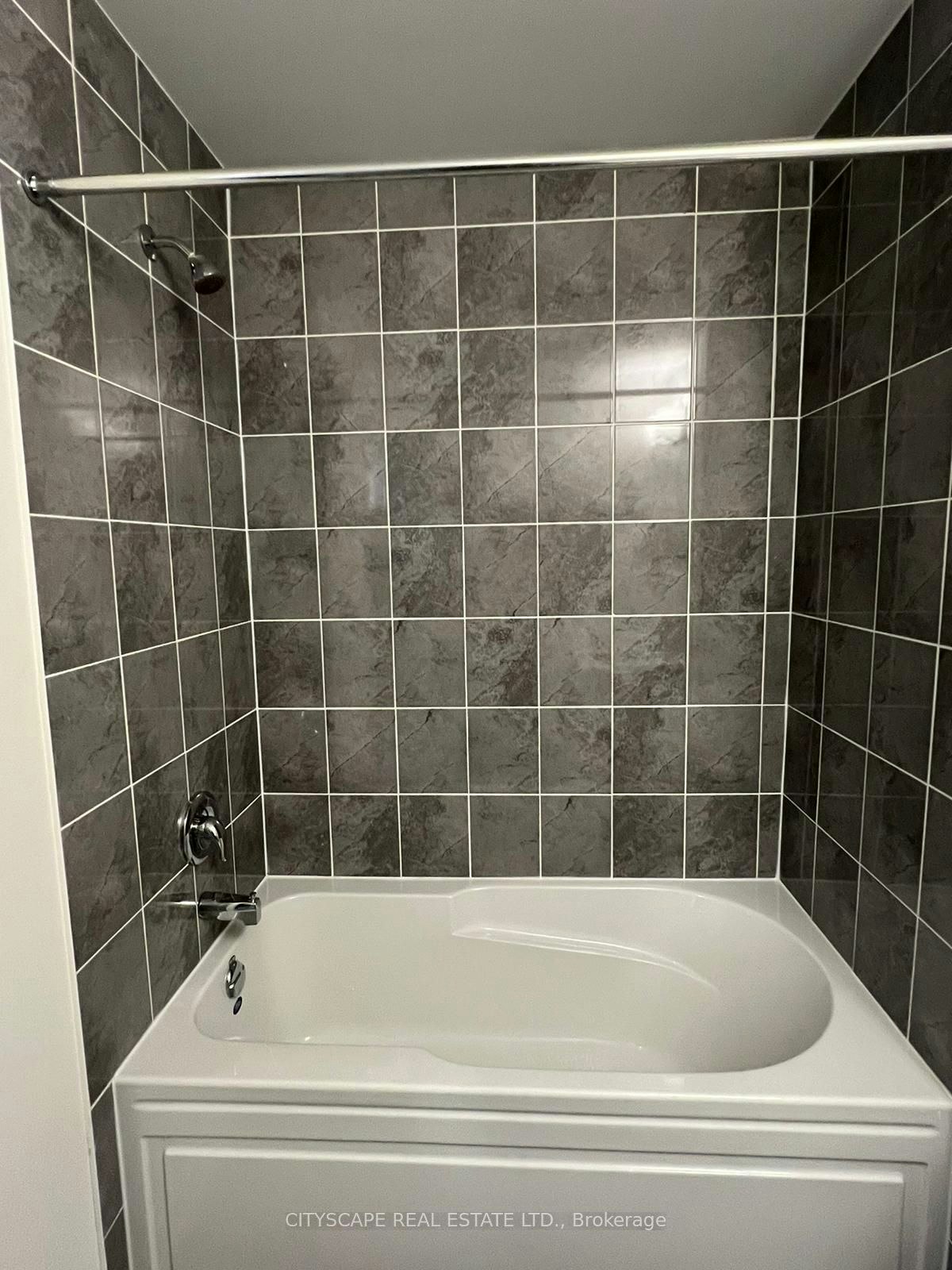 1470 Rose Way, Milton, ON, L9E 1V7 - 23