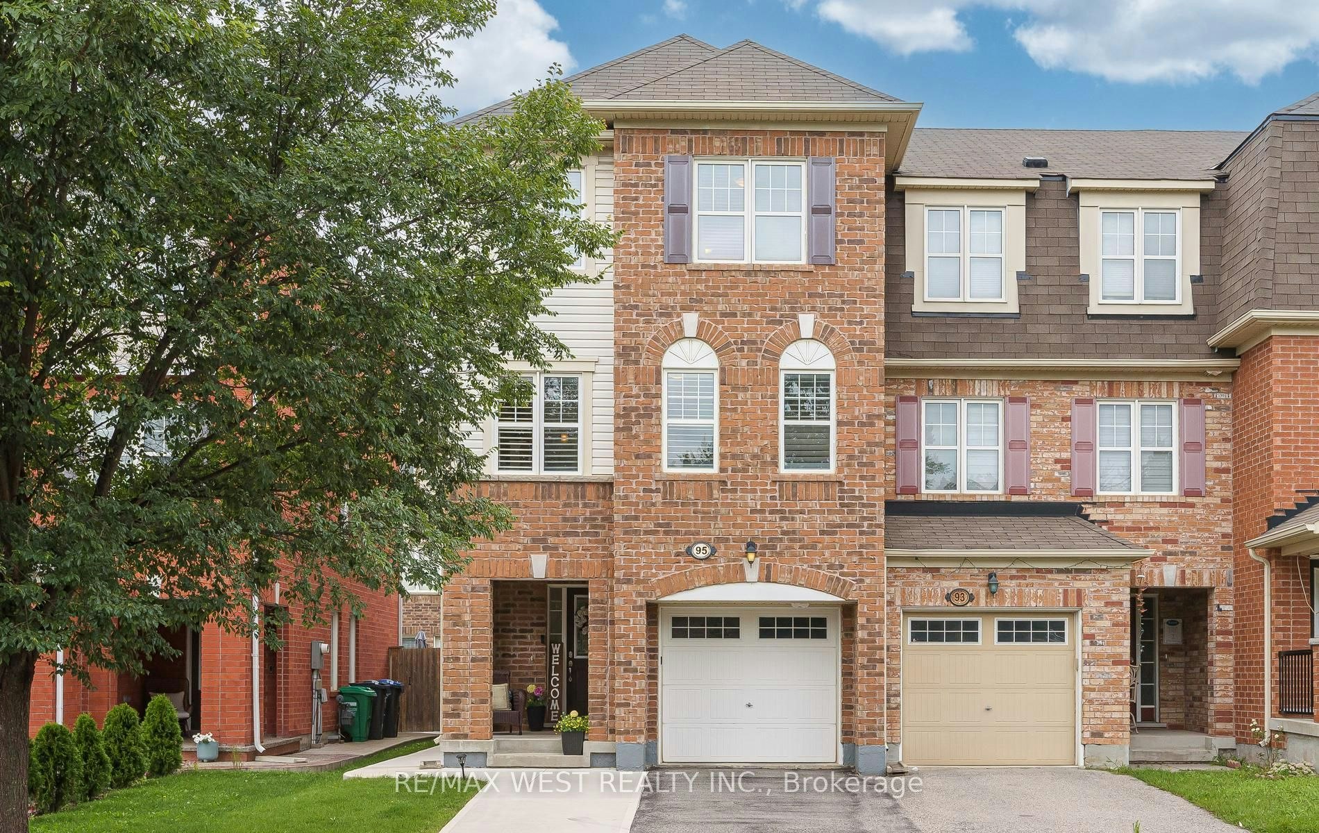 95 Mccleave Crescent NE, Brampton, ON, L6Y 4Y9