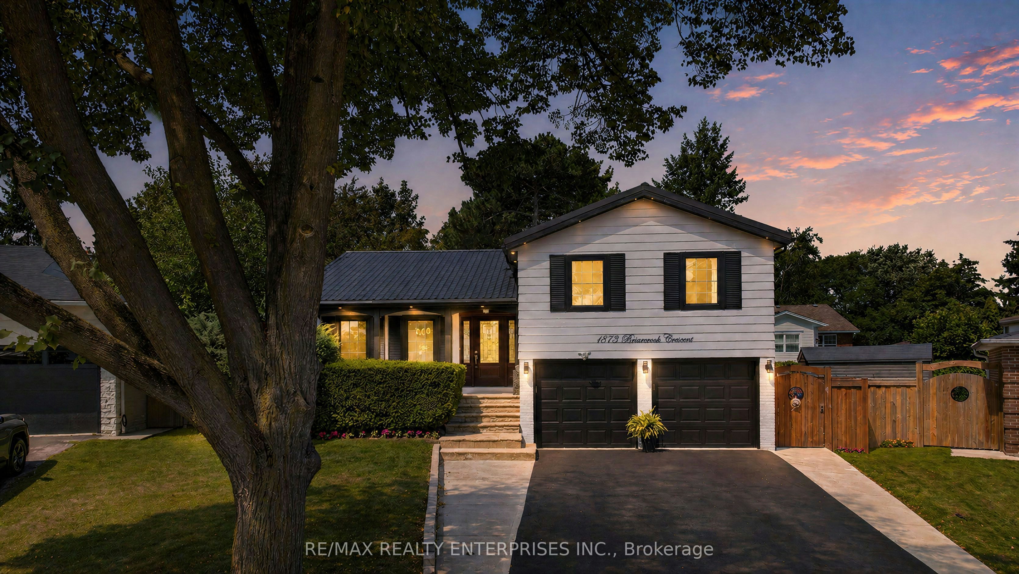 1873 Briarcrook Crescent, Mississauga, ON, L4Y 1X3