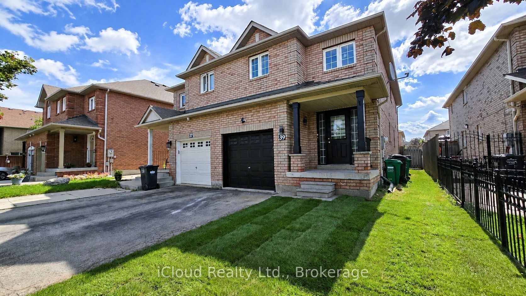 39 Manett Crescent, Brampton, ON, L6X 4X4