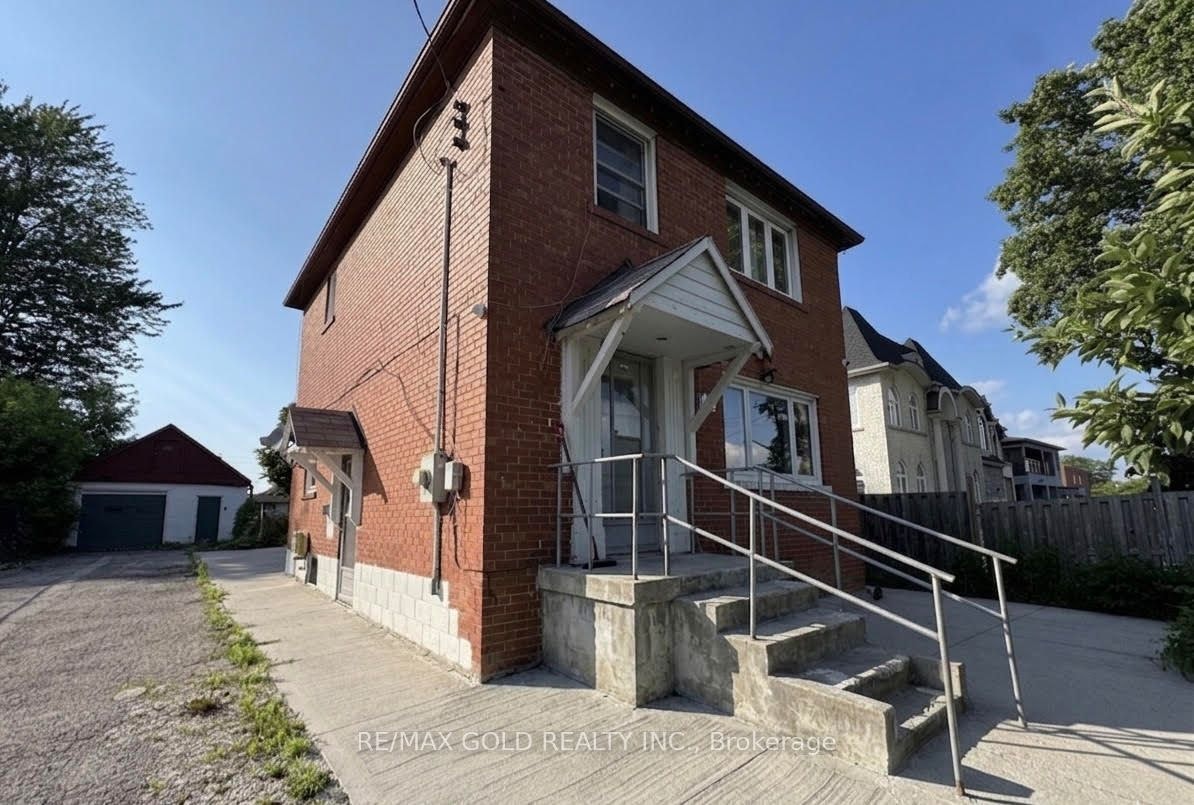 15 Scarboro Street, Mississauga, ON, L4T 1E3