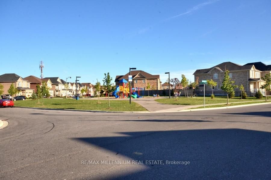 68 Skyvalley Drive, Brampton, ON, L6P 3B7 - 19