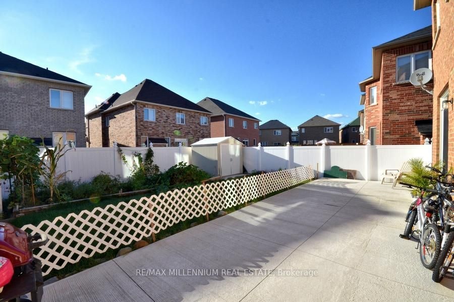 68 Skyvalley Drive, Brampton, ON, L6P 3B7 - 16