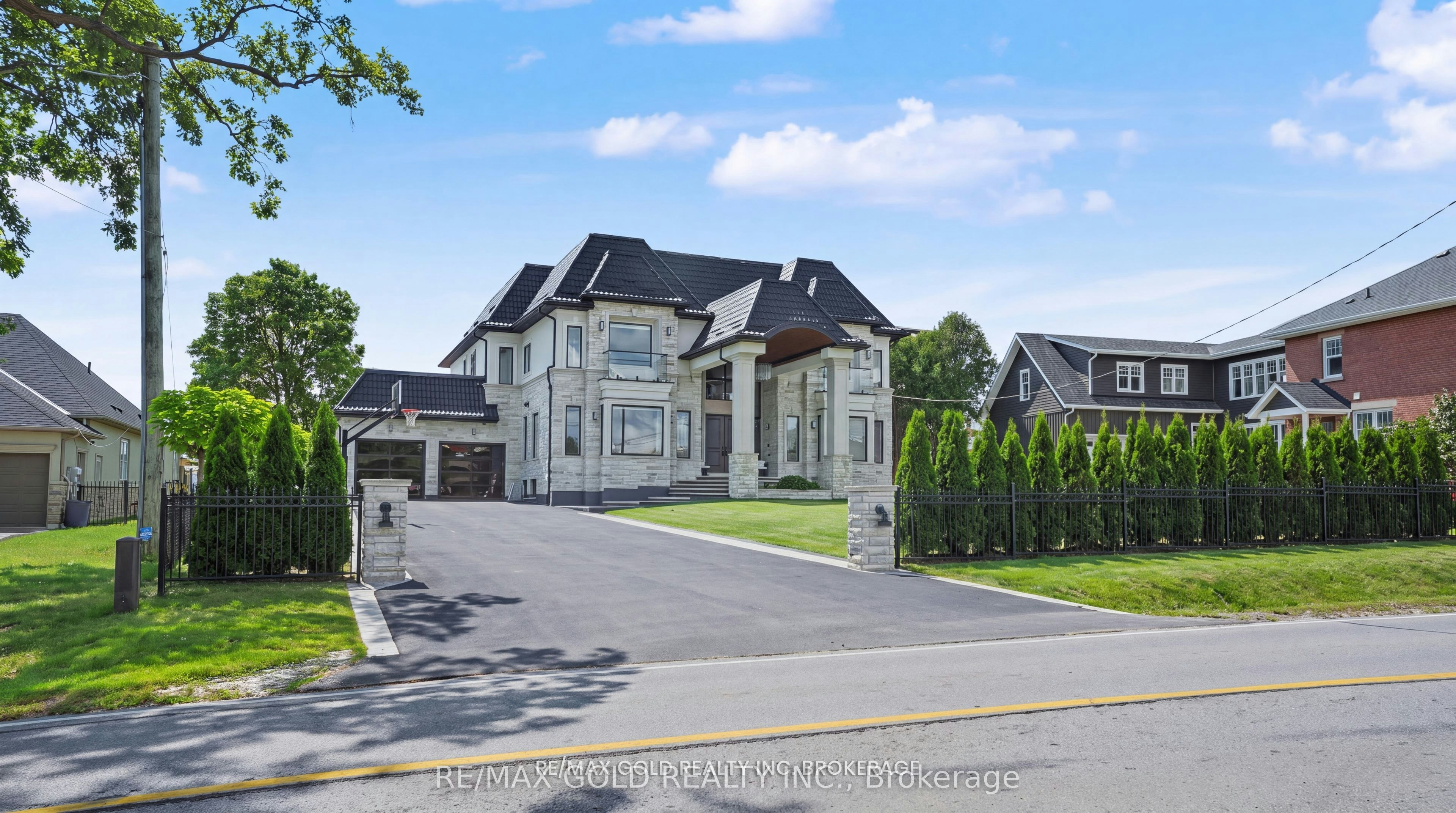 8930 Creditview Crescent, Brampton, ON, L6Y 0G4
