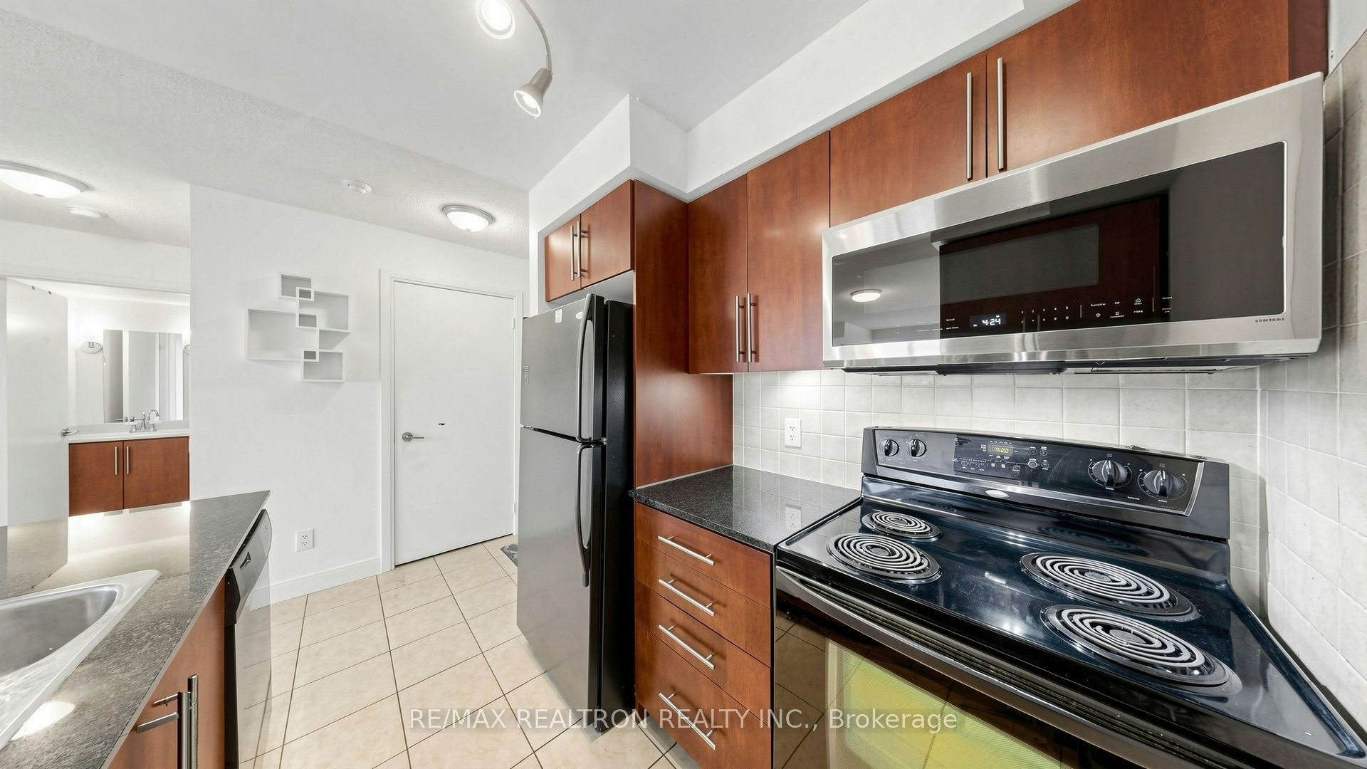1053-25 Viking Lane, Toronto, ON, M9B 0A1 - 17
