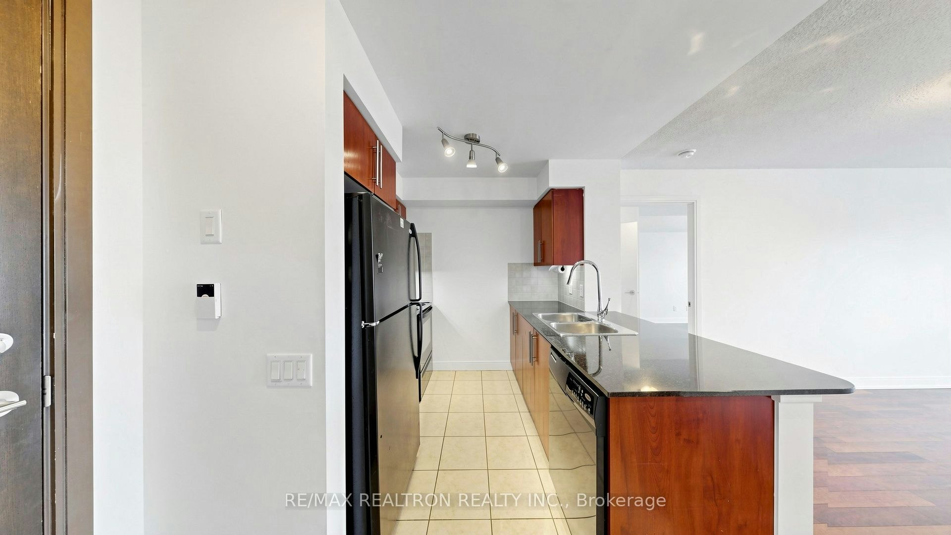 1053-25 Viking Lane, Toronto, ON, M9B 0A1 - 14