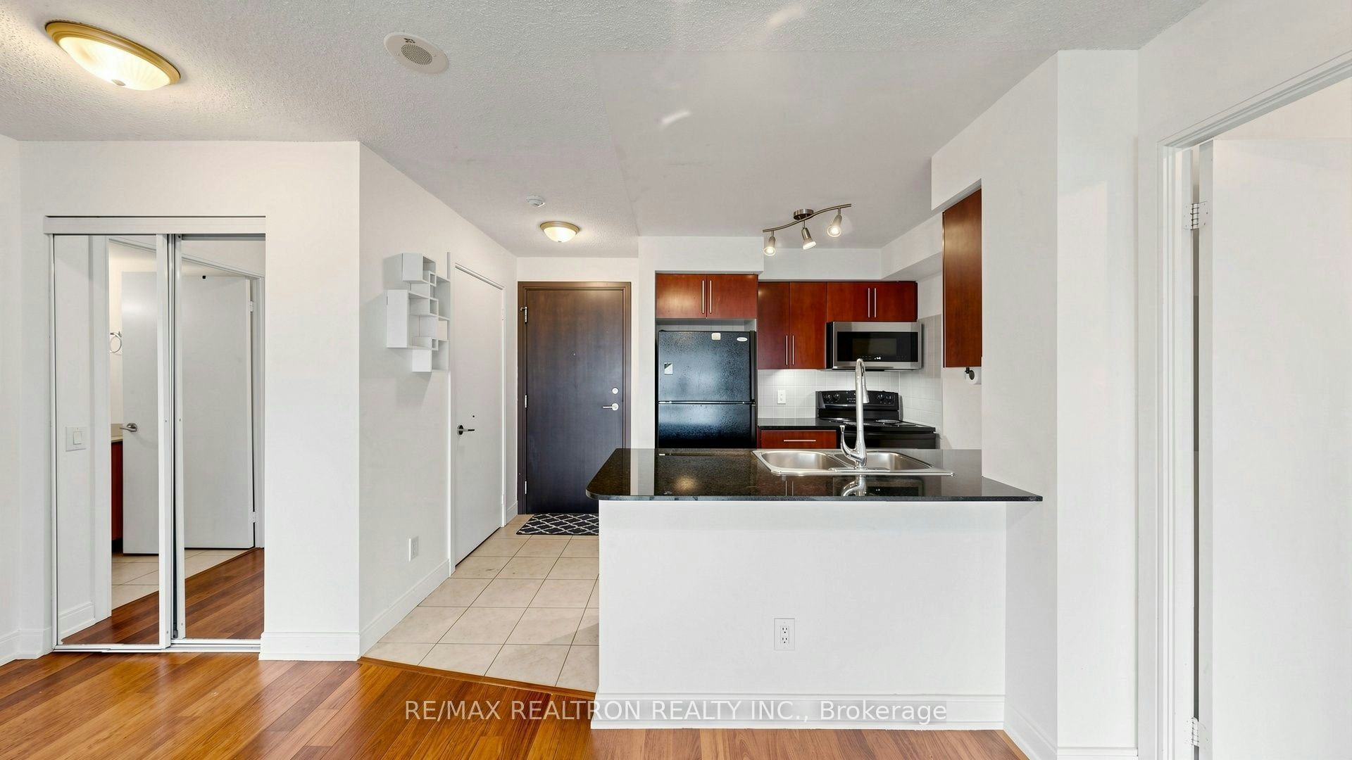 1053-25 Viking Lane, Toronto, ON, M9B 0A1 - 12