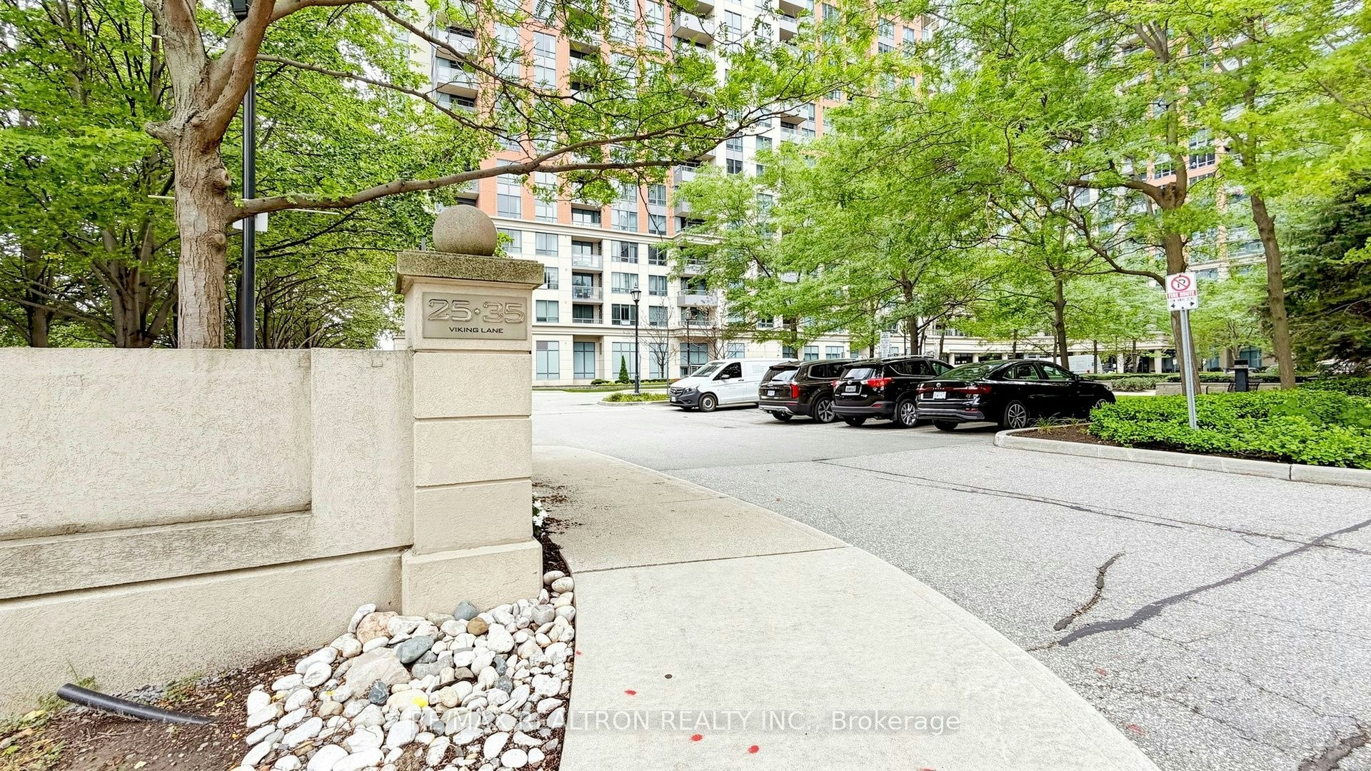 1053-25 Viking Lane, Toronto, ON, M9B 0A1 - 39
