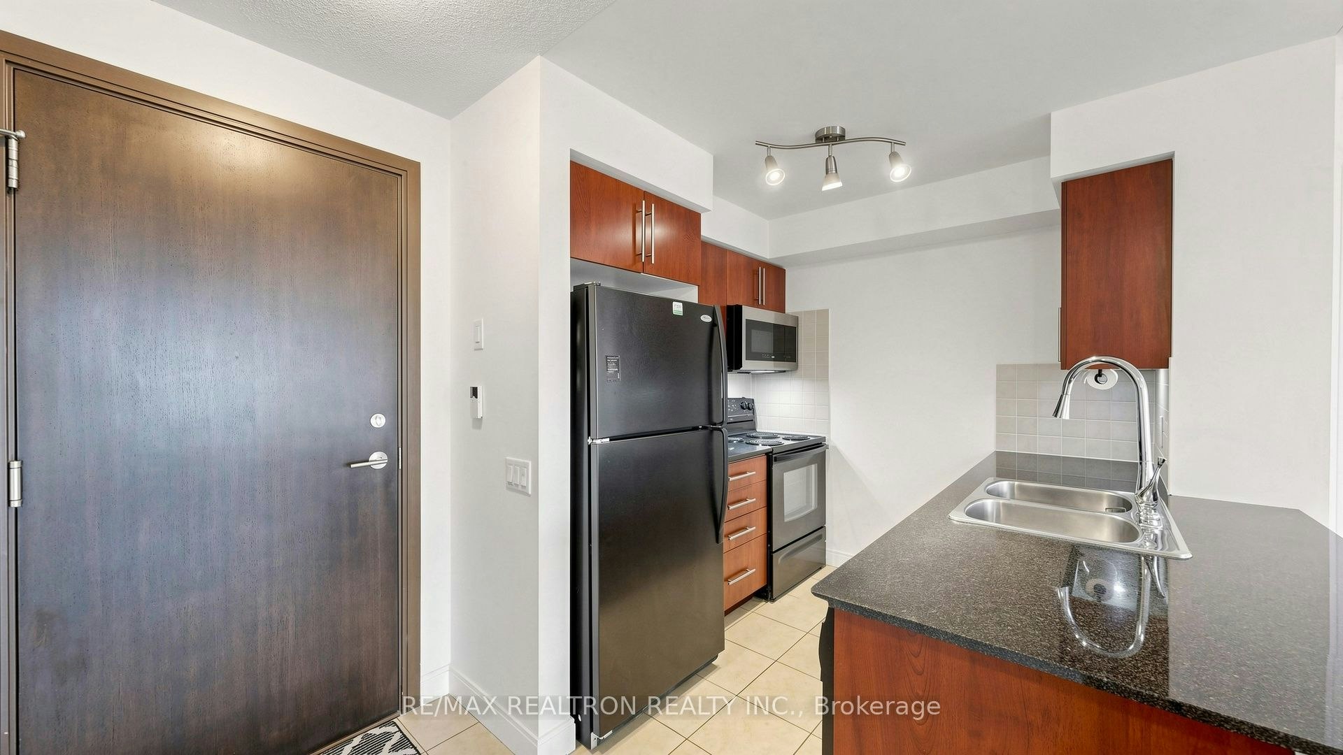 1053-25 Viking Lane, Toronto, ON, M9B 0A1 - 13