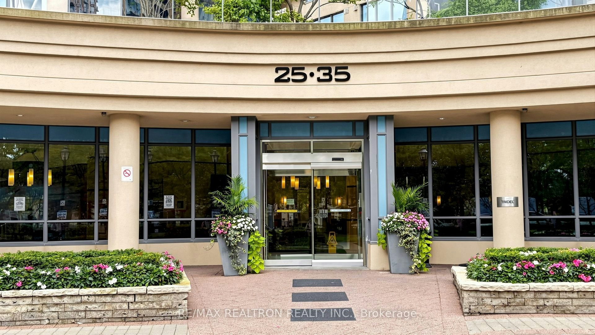 1053-25 Viking Lane, Toronto, ON, M9B 0A1