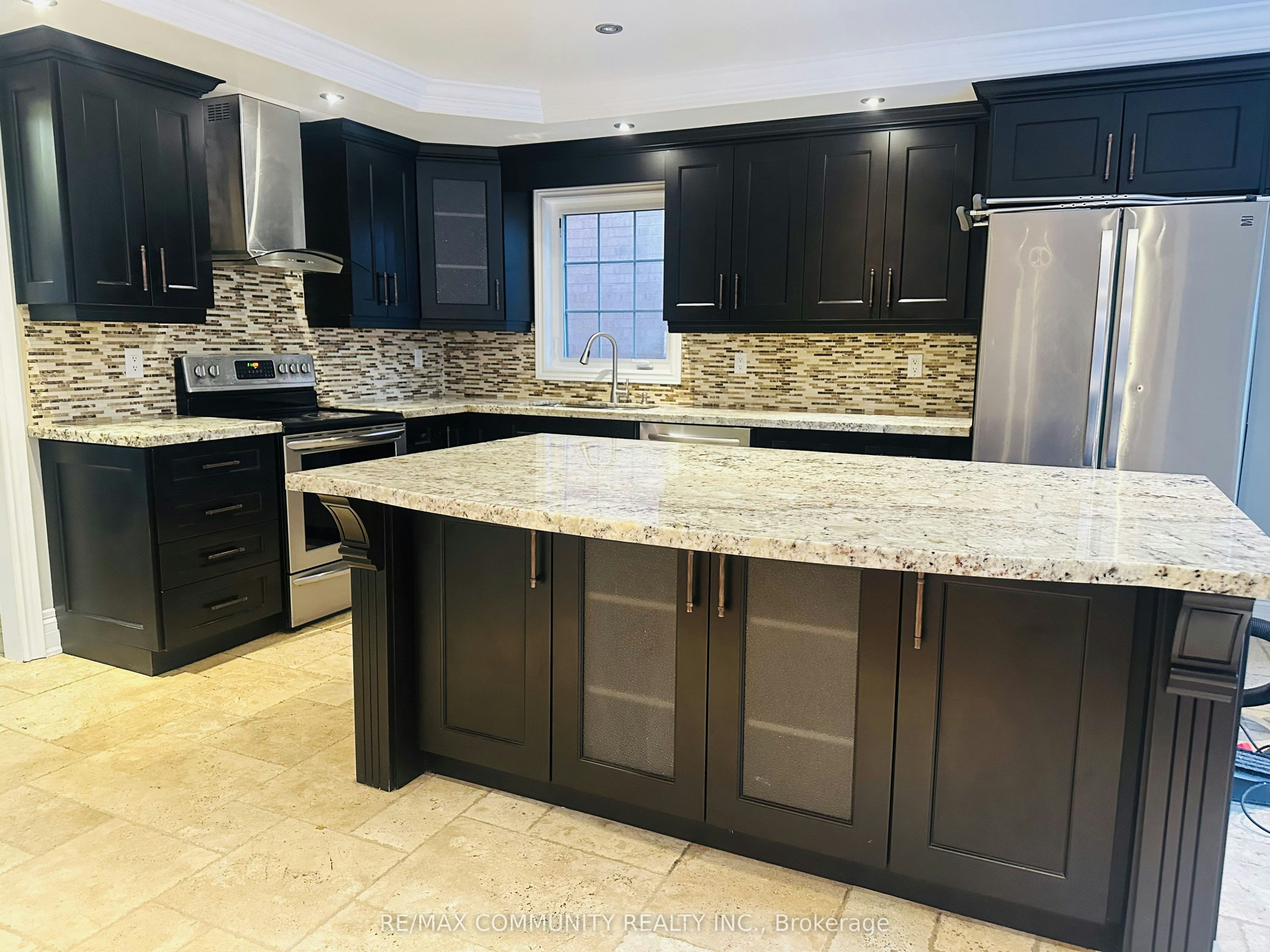 53 Hood Crescent, Brampton, ON, L6Y 4S7 - 3