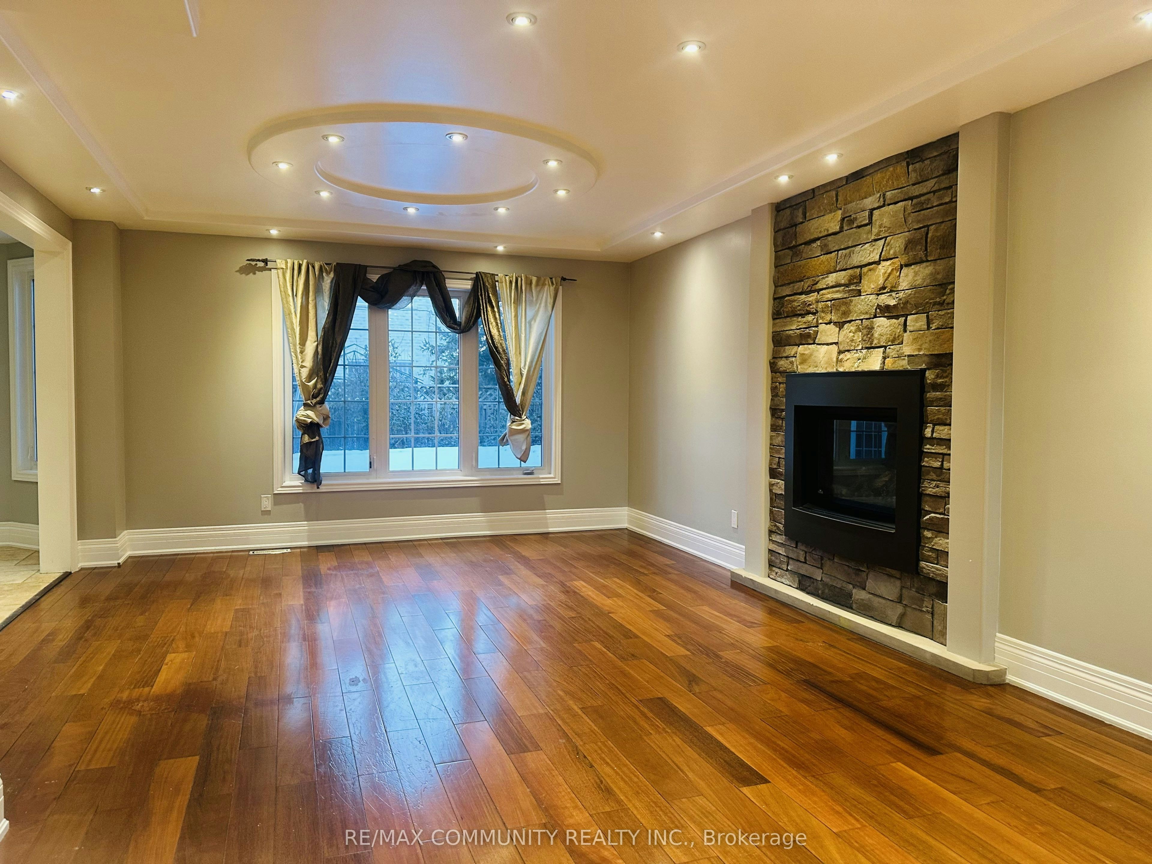 53 Hood Crescent, Brampton, ON, L6Y 4S7 - 4