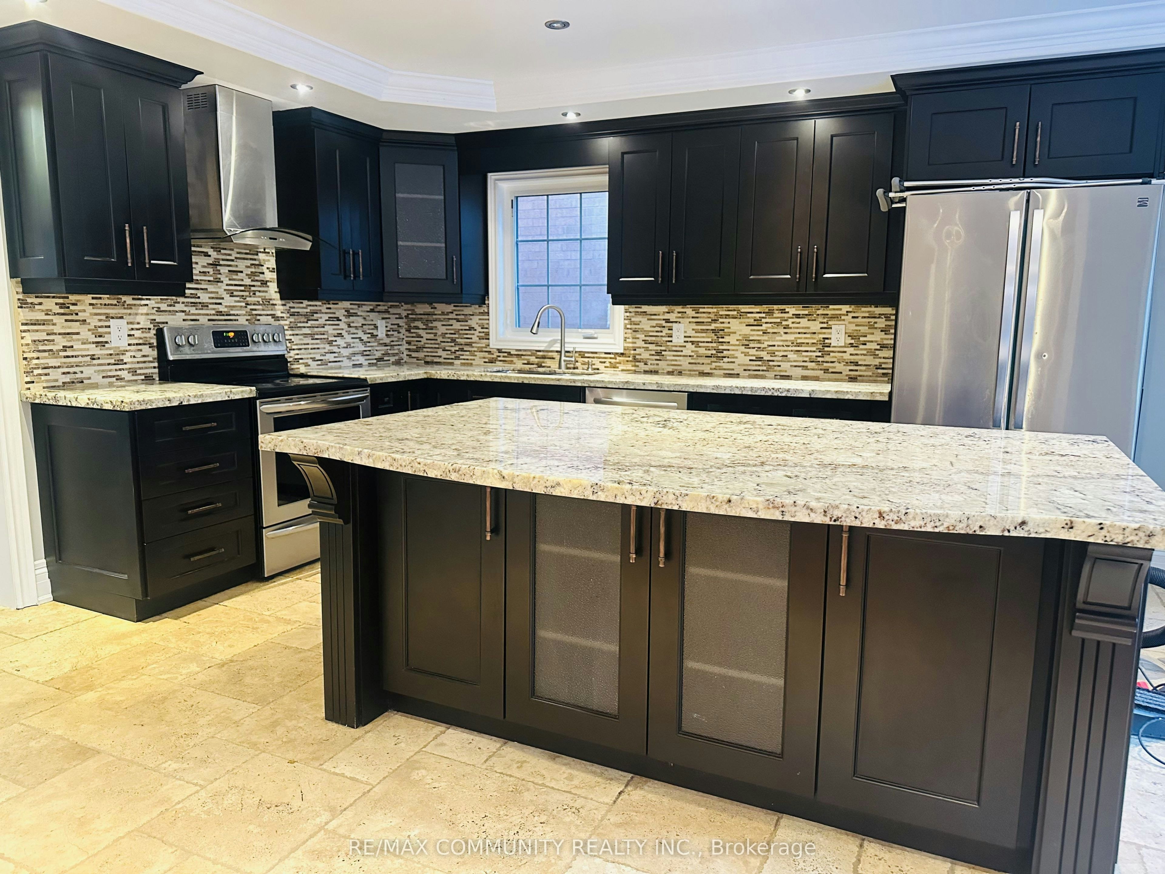 53 Hood Crescent, Brampton, ON, L6Y 4S7 - 2