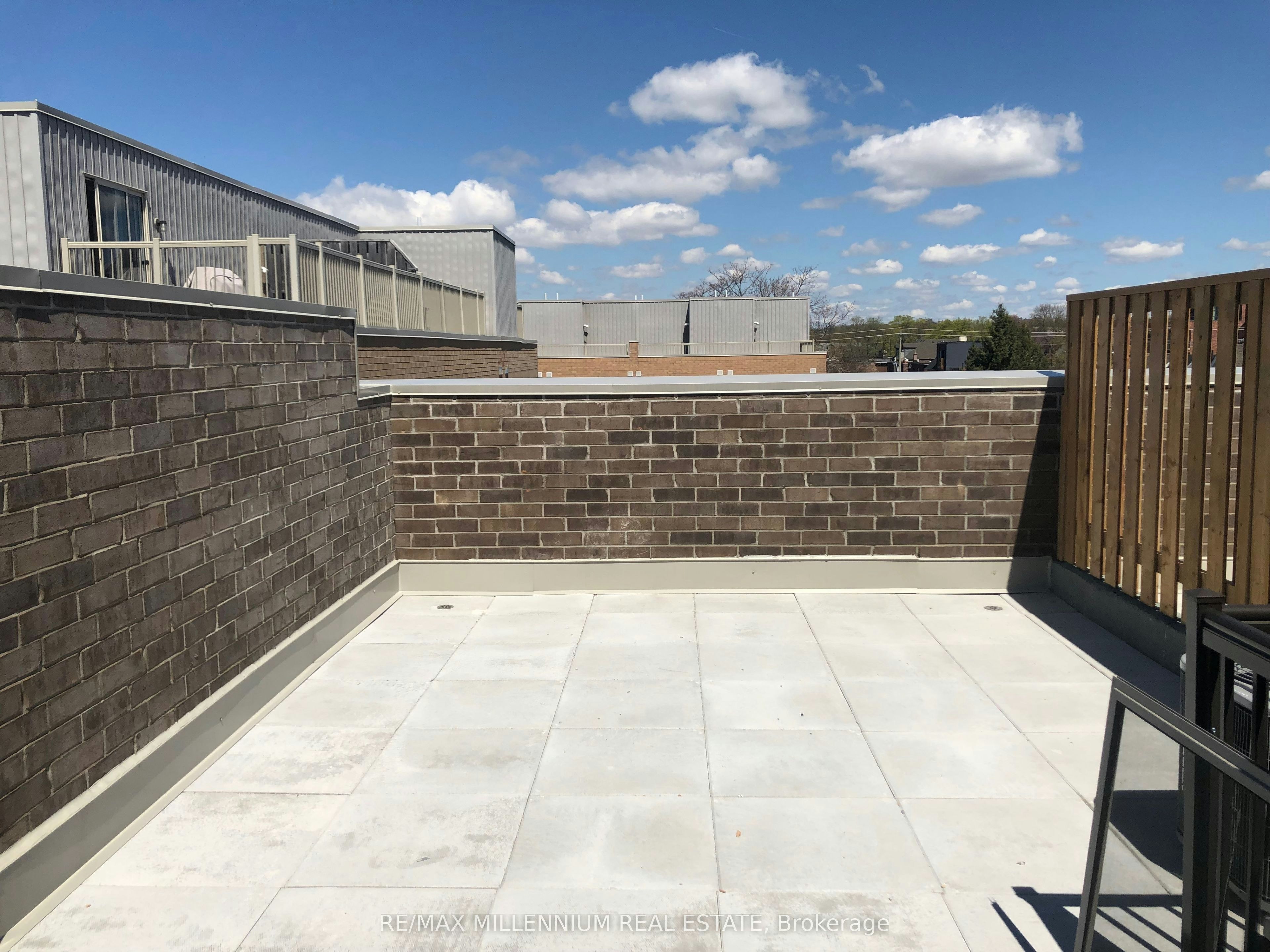 43-3 Elsie Lane, Toronto, ON, M6P 0B8 - 6