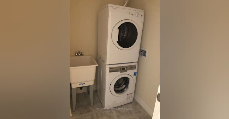 43-3 Elsie Lane, Toronto, ON, M6P 0B8 - 9