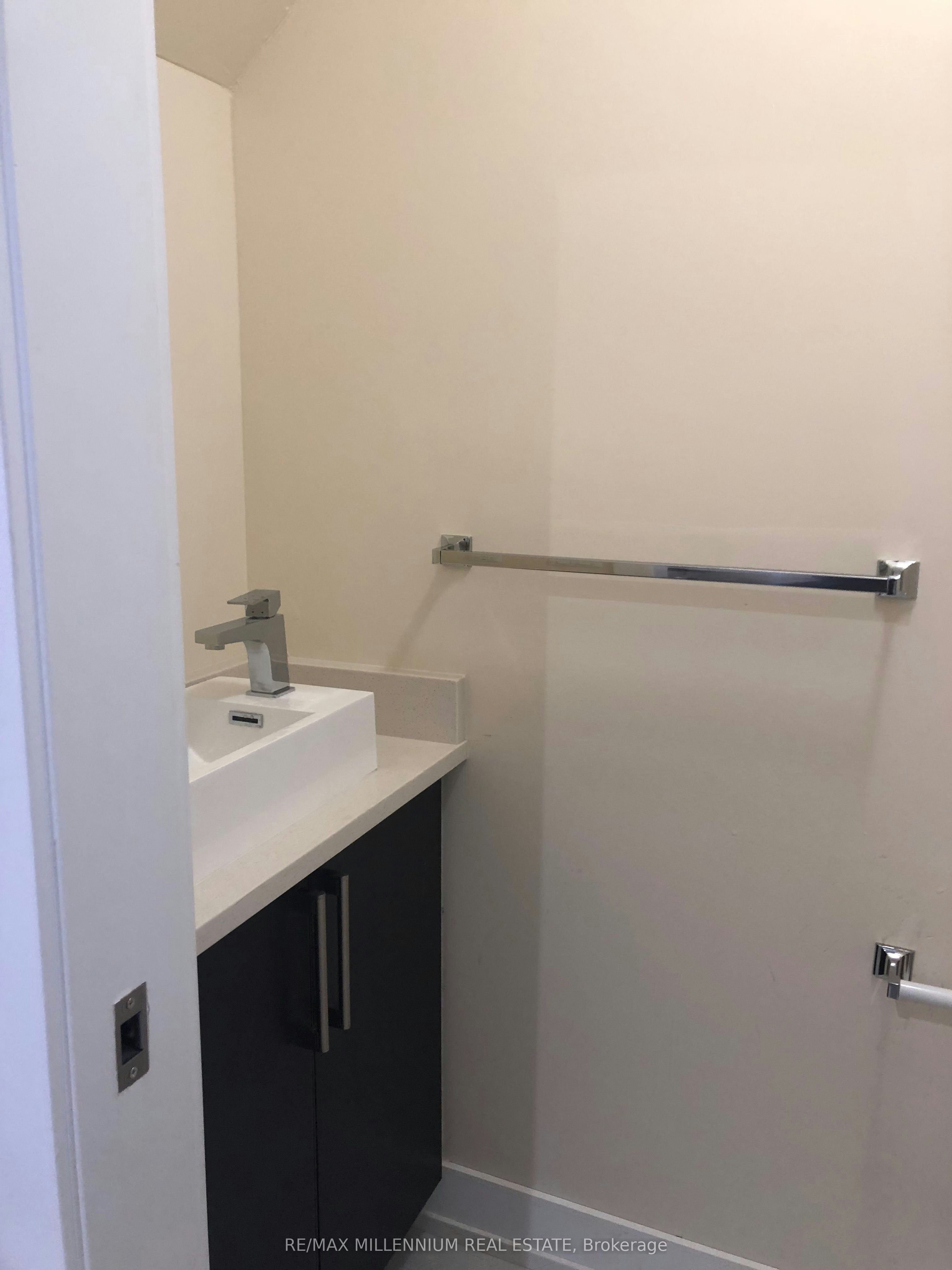 43-3 Elsie Lane, Toronto, ON, M6P 0B8 - 15