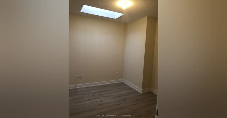 43-3 Elsie Lane, Toronto, ON, M6P 0B8 - 5