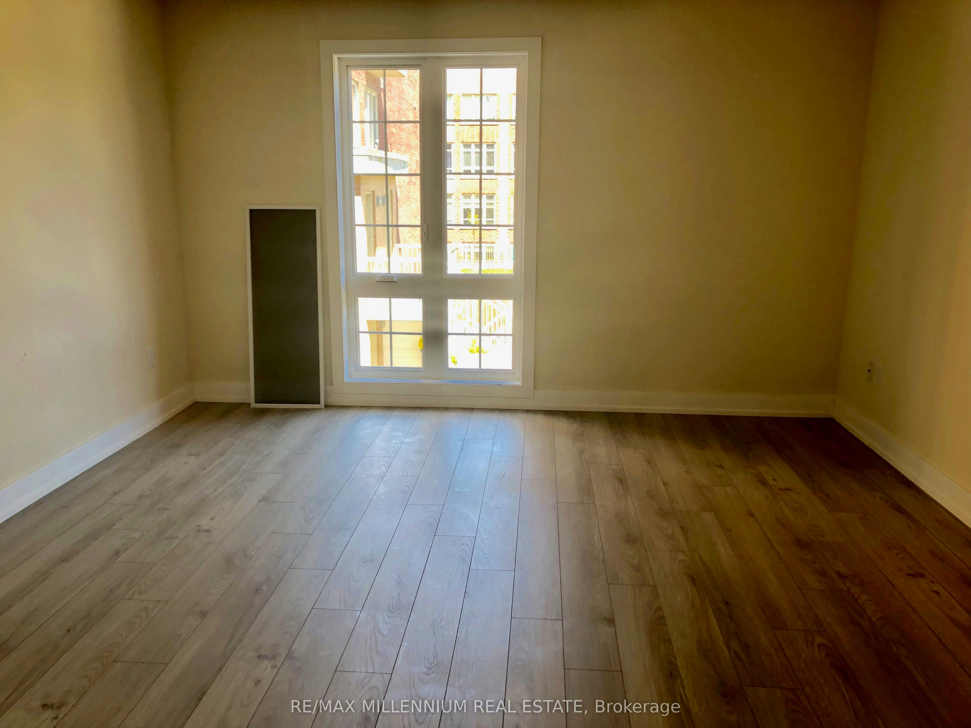 43-3 Elsie Lane, Toronto, ON, M6P 0B8 - 10