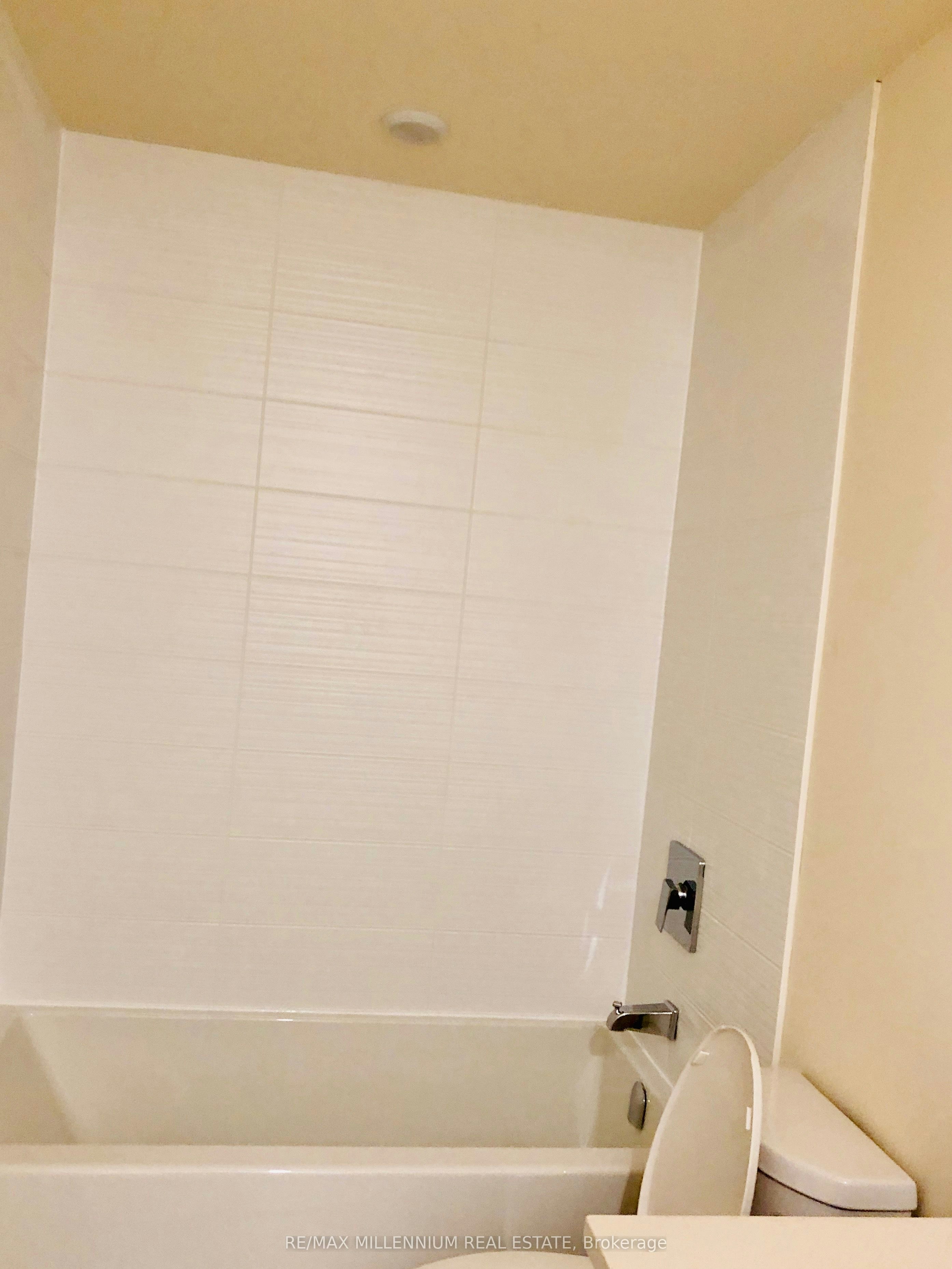 43-3 Elsie Lane, Toronto, ON, M6P 0B8 - 12
