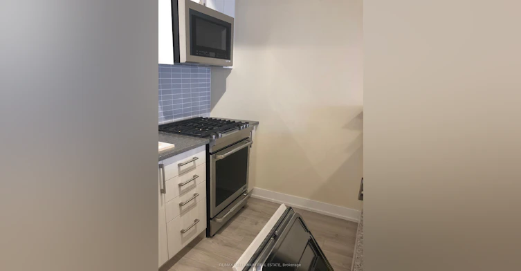 43-3 Elsie Lane, Toronto, ON, M6P 0B8 - 16