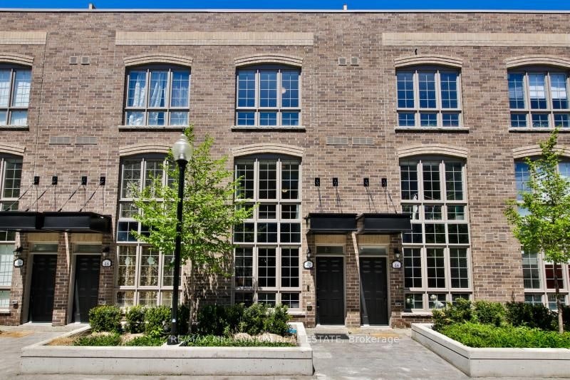 43-3 Elsie Lane, Toronto, ON, M6P 0B8 - 2