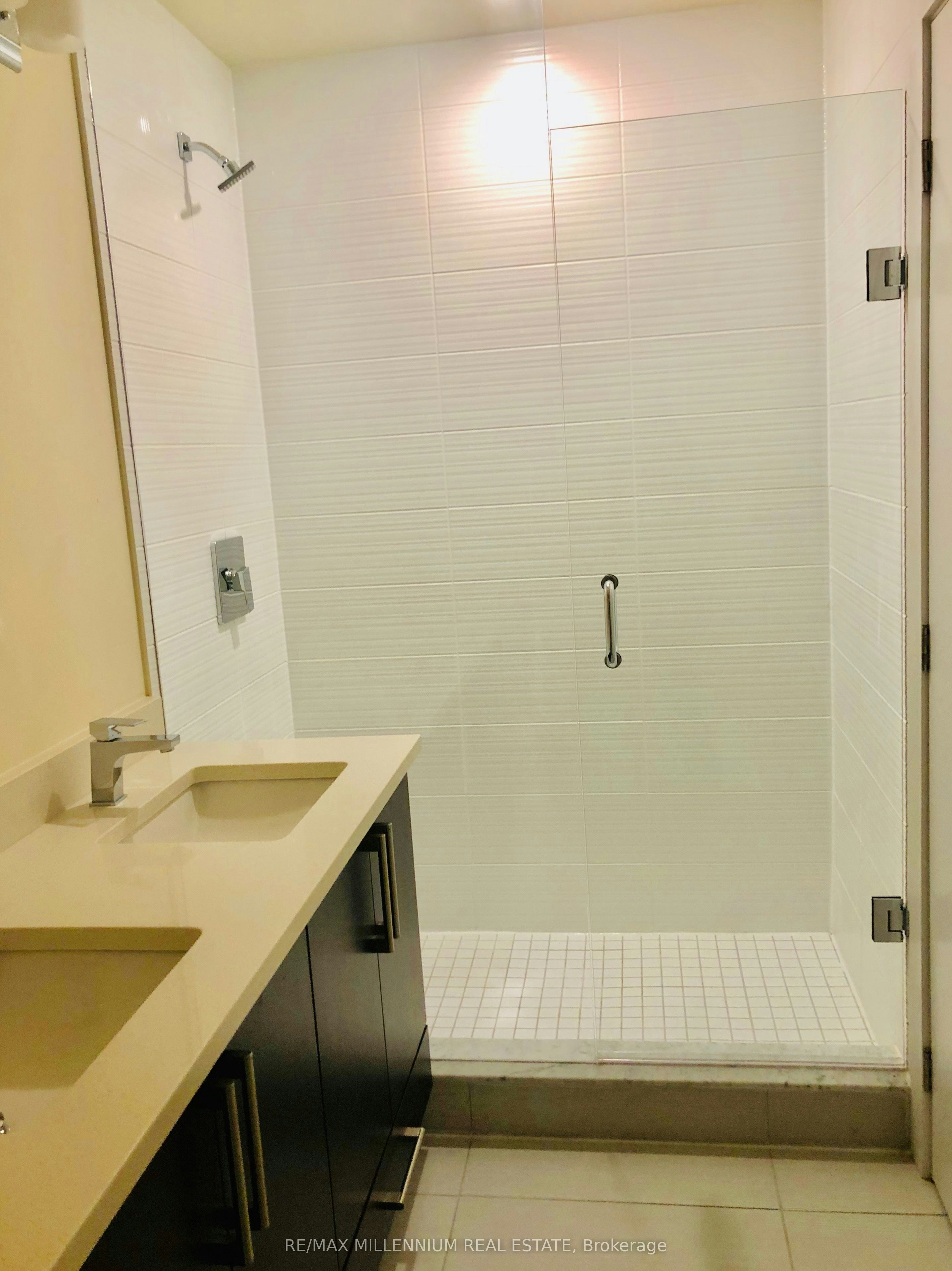 43-3 Elsie Lane, Toronto, ON, M6P 0B8 - 11