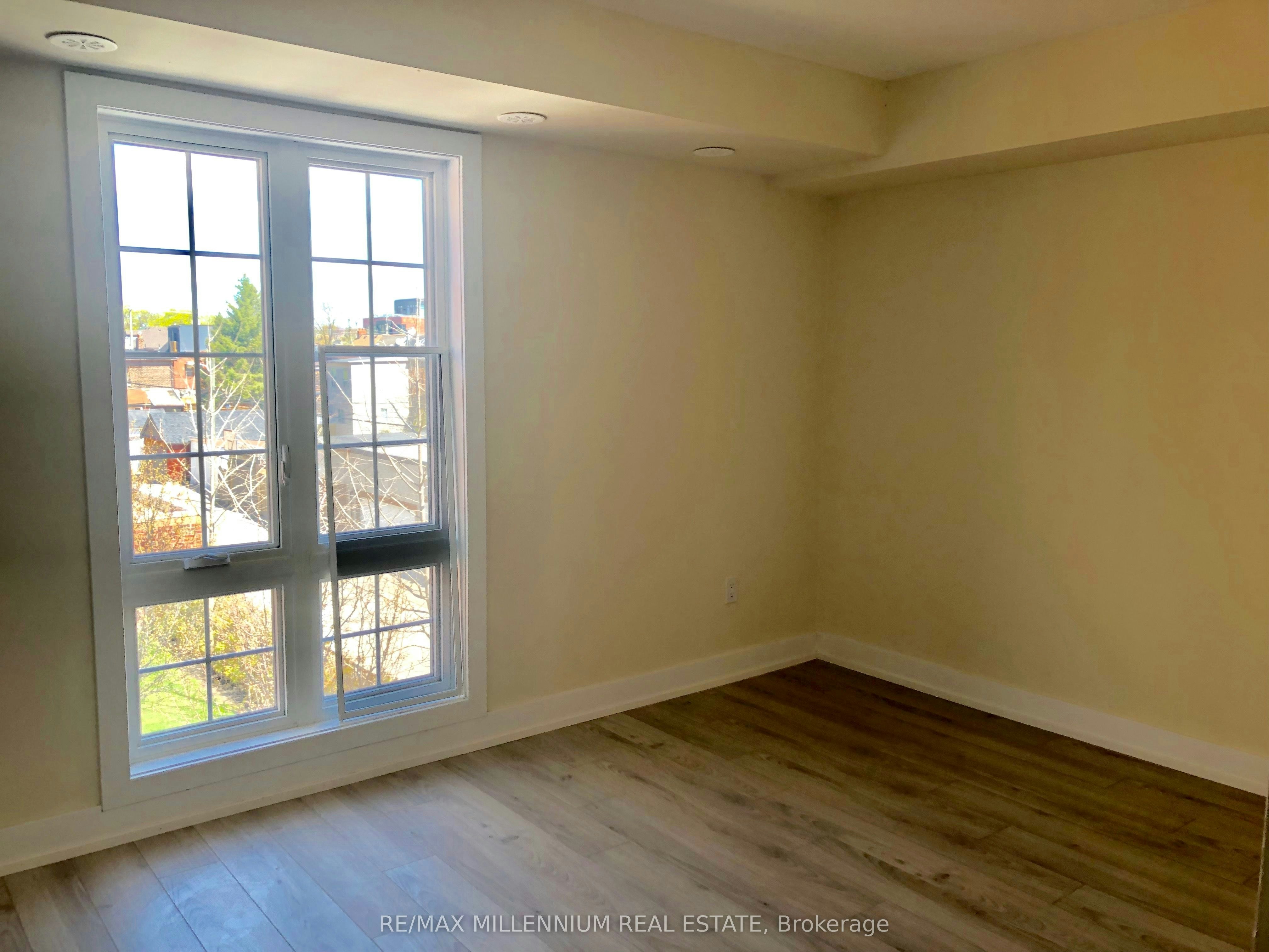 43-3 Elsie Lane, Toronto, ON, M6P 0B8 - 4