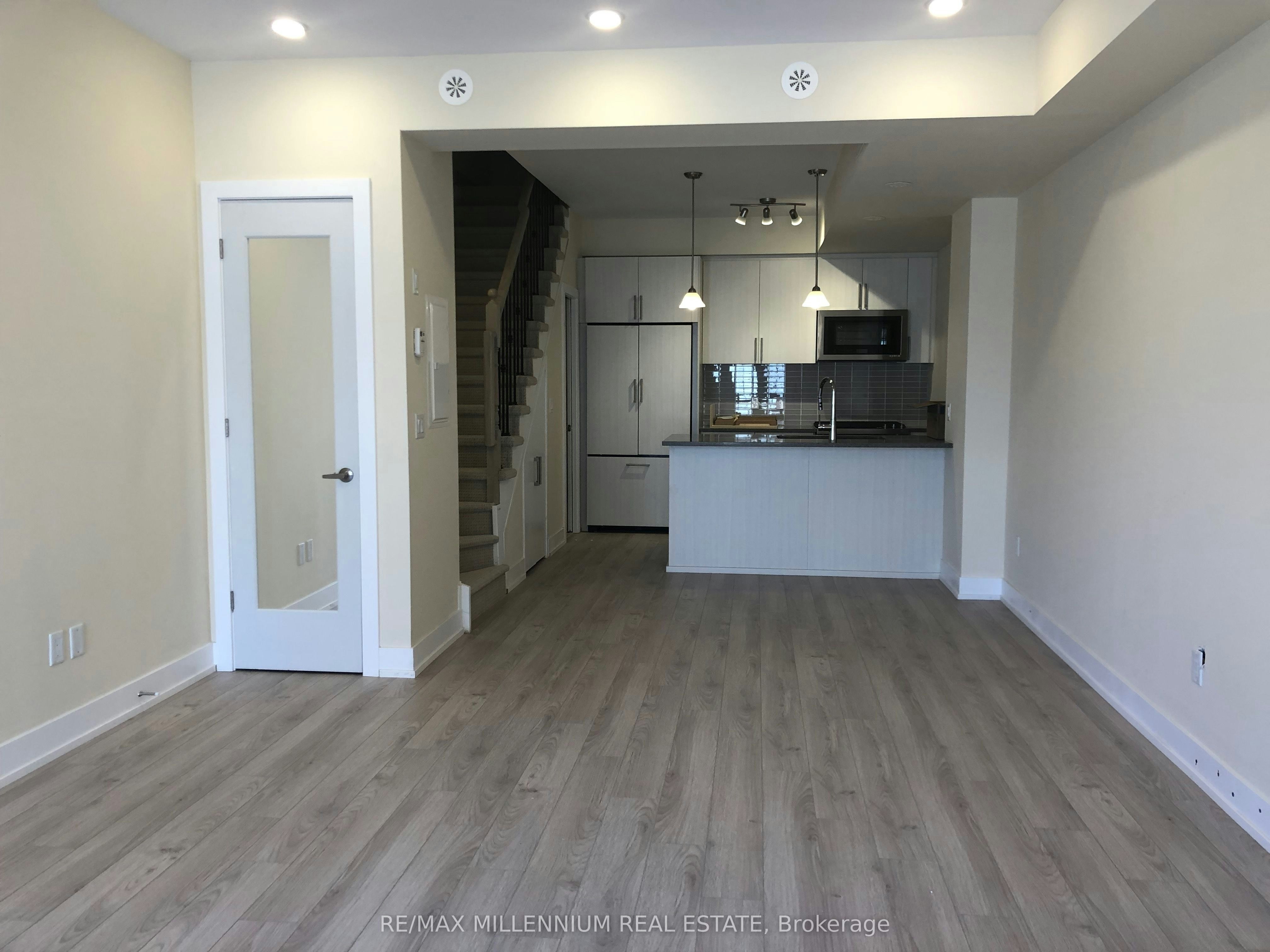 43-3 Elsie Lane, Toronto, ON, M6P 0B8 - 17