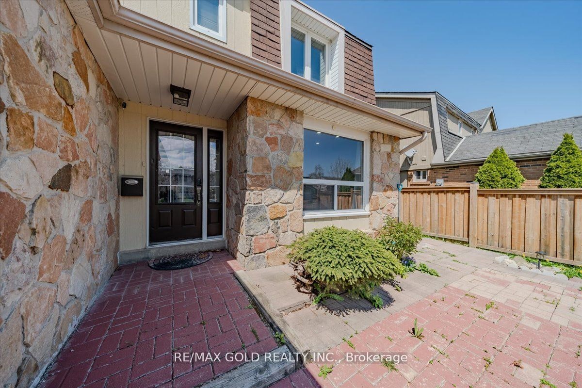 18 Markham Street, Brampton, ON, L6S 2X7 - 5