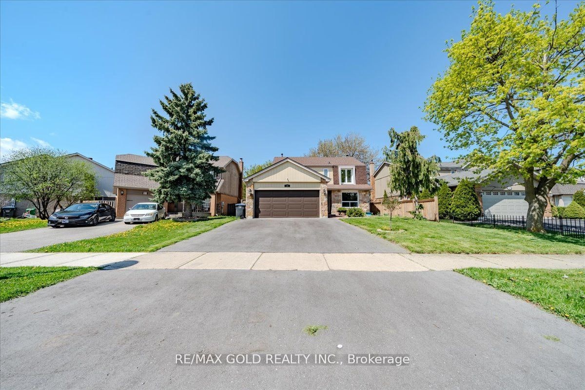 18 Markham Street, Brampton, ON, L6S 2X7