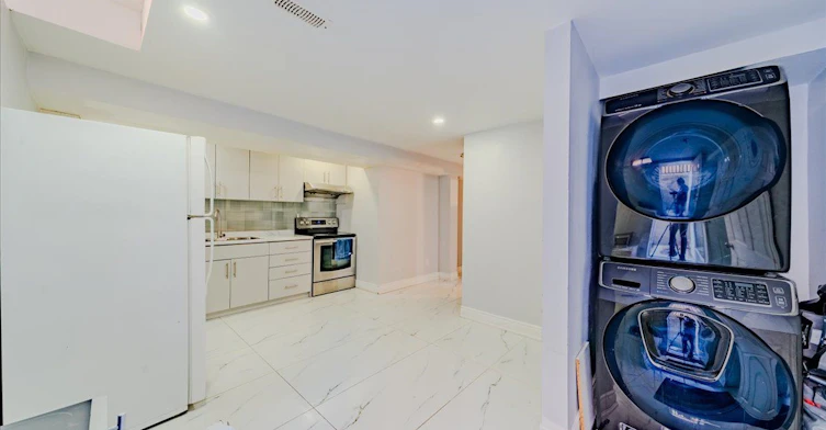 18 Markham Street, Brampton, ON, L6S 2X7 - 6