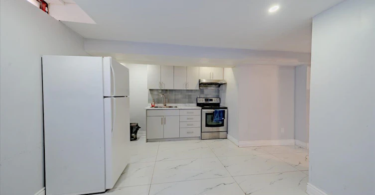 18 Markham Street, Brampton, ON, L6S 2X7 - 7
