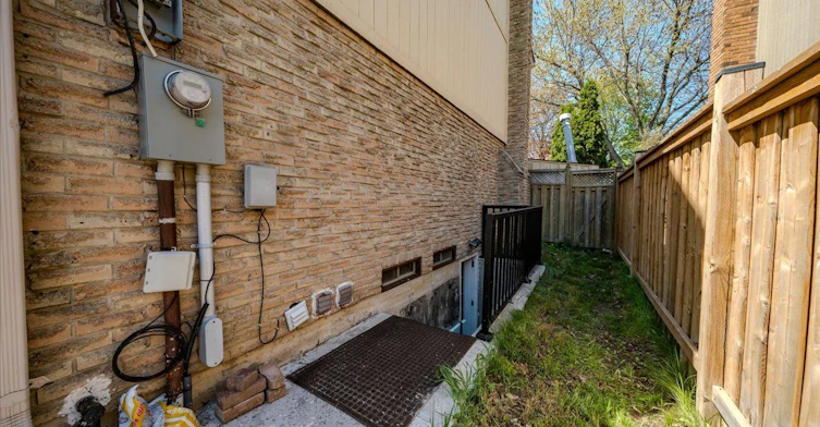 18 Markham Street, Brampton, ON, L6S 2X7 - 10