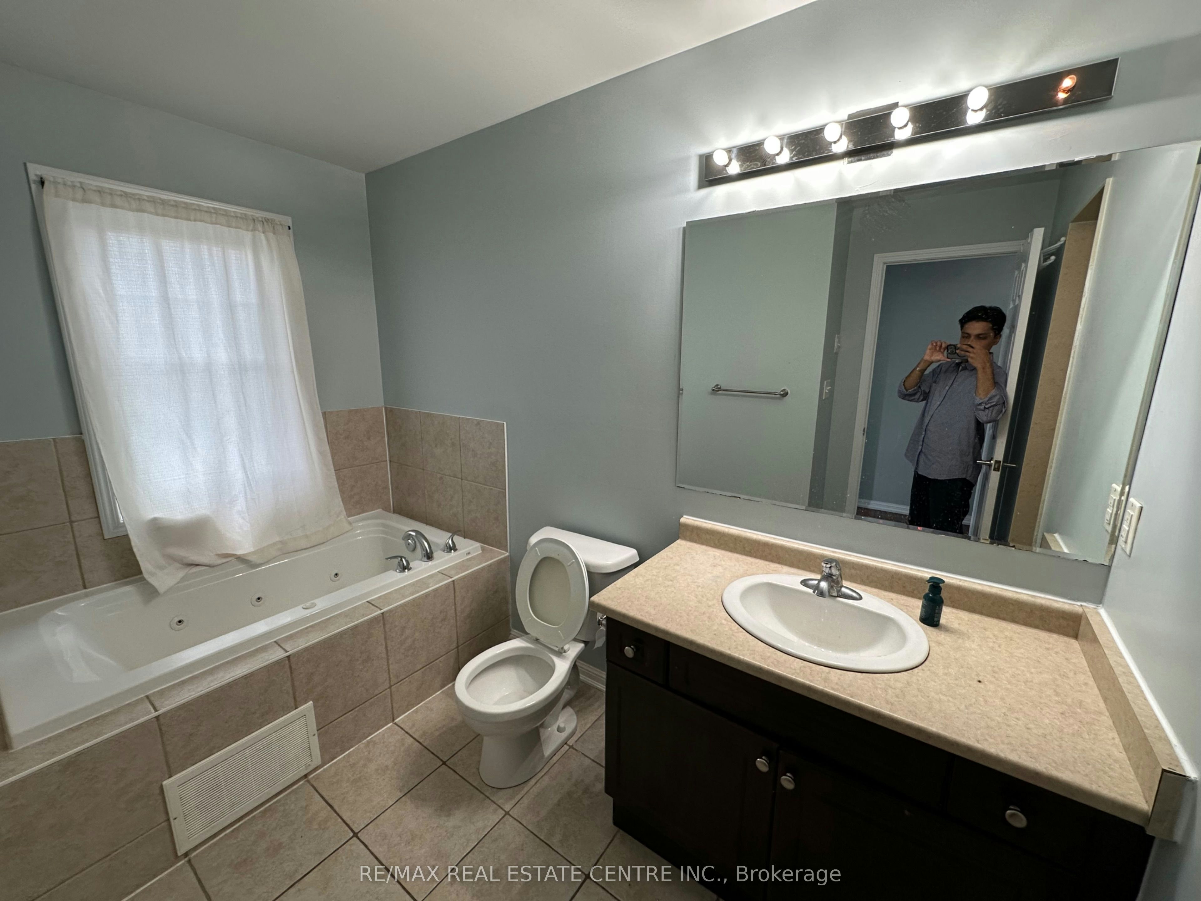 Residential-52 Commuter Drive, Brampton, ON, L7A 0R3 - 24