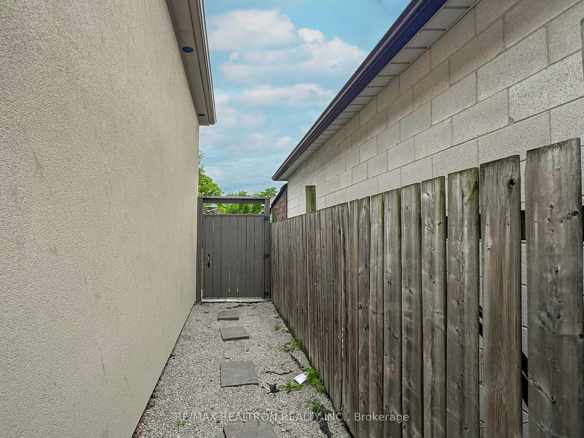 Bsmt-49 Exbury Road, Toronto, ON, M3M 1P9 - 33