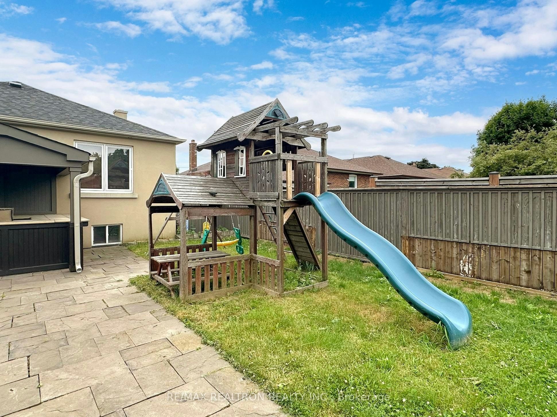 Main Fl-49 Exbury Road, Toronto, ON, M3M 1P9 - 38